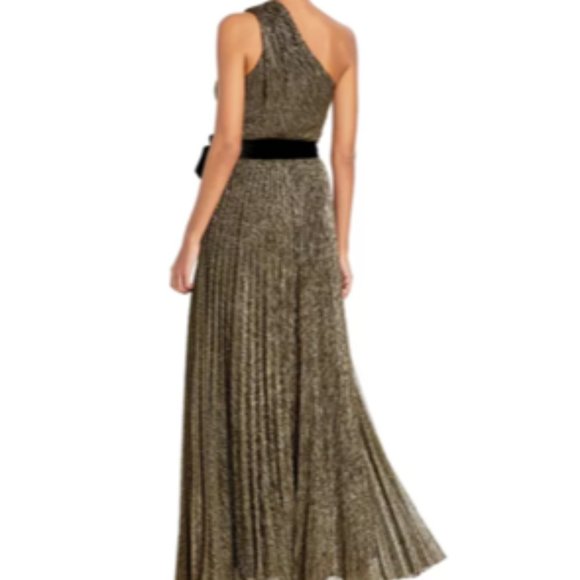 Metallic Asymmetric Neckline with Black Velvet bow - Picture 2 of 9